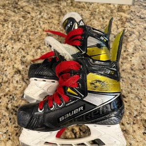 Bauer Supreme 3S Hockey Skates Sizes 1.5 (Used)