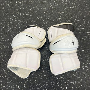 Used Under Armour COMMAND PRO ARM GUARDS Lacrosse Arm Pads/Guards White MD 11849-S000030669