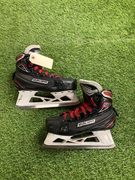Youth Bauer Vapor X700 Hockey Goalie Skates Regular Width Size 1.5 (Used)