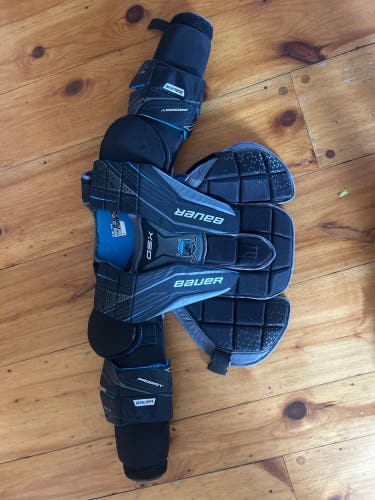 Large/Extra Large  Bauer GSX Goalie Chest Protector (Used)