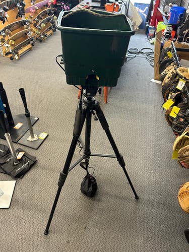 Used MAXBP ORIGINAL BB/SB Pitching Machine 10299-S000299726