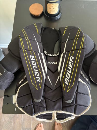 Large  Bauer Supreme S170 Goalie Chest Protector (Used)