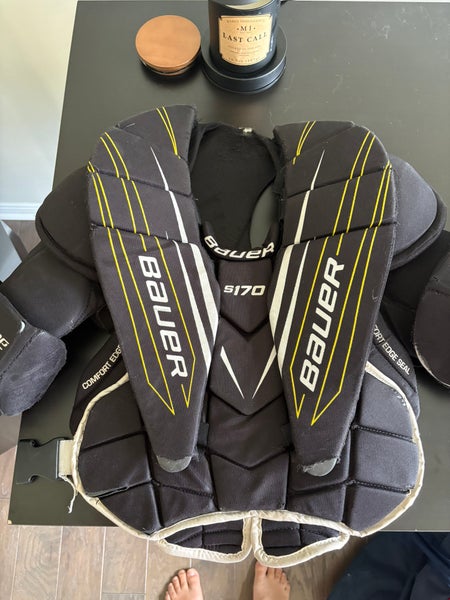 Large  Bauer Supreme S170 Goalie Chest Protector (Used)