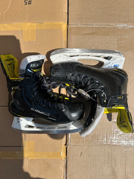 Bauer Supreme M4 Hockey Skates | Size: 4.5 Fit 2