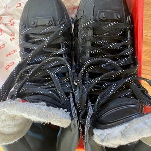 CCM JetSpeed FT 680 Hockey Skates Regular Width 6.5 (Used)