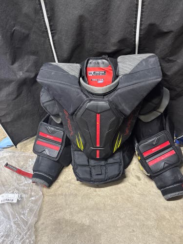 Large Bauer Vapor Hyperlite 2 Goalie Chest Protector (Used)