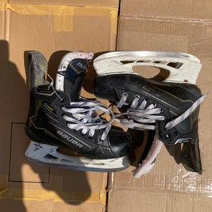 Bauer Supreme M40 Hockey Skates | Size: 4 Fit 2