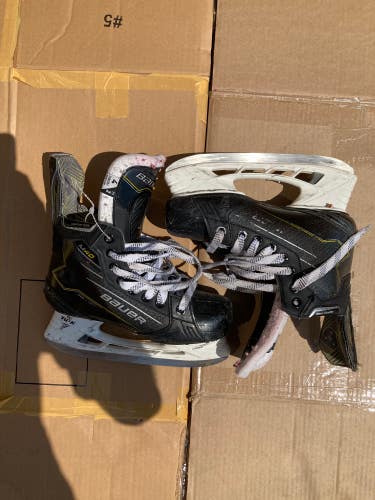 Bauer Supreme M40 Hockey Skates | Size: 4 Fit 2