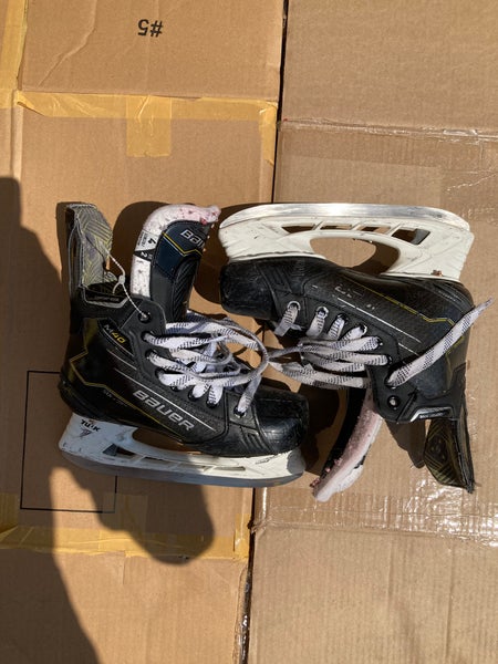 Bauer Supreme M40 Hockey Skates | Size: 4 Fit 2