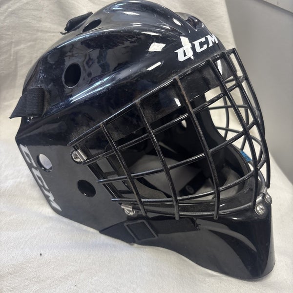 Jr Size 53 - 58 cm CCM 7000 Baseball Catchers Helmet.