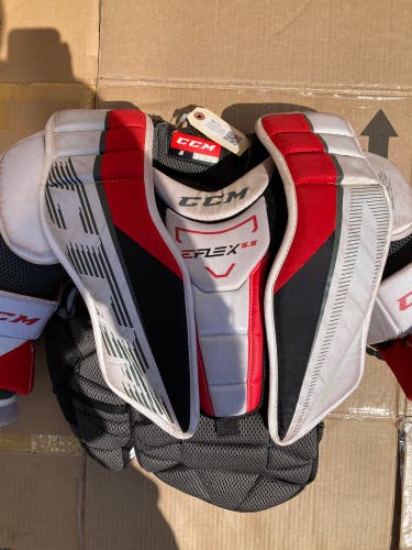 CCM EFLEX 5.5 Goalie Chest Protector | Junior Size: S/M