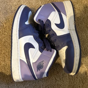 Women's Size M 6.5 (W 7.5) Jordan Shoes (Used)