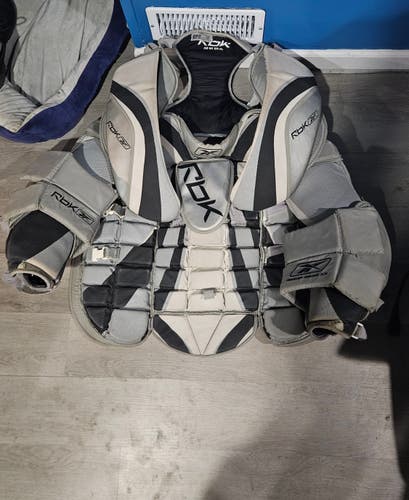 XL Reebok 6K Goalie Chest Protector