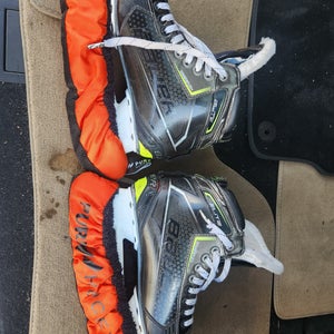 Bauer Elite Hockey Goalie Skates 7 (Used)