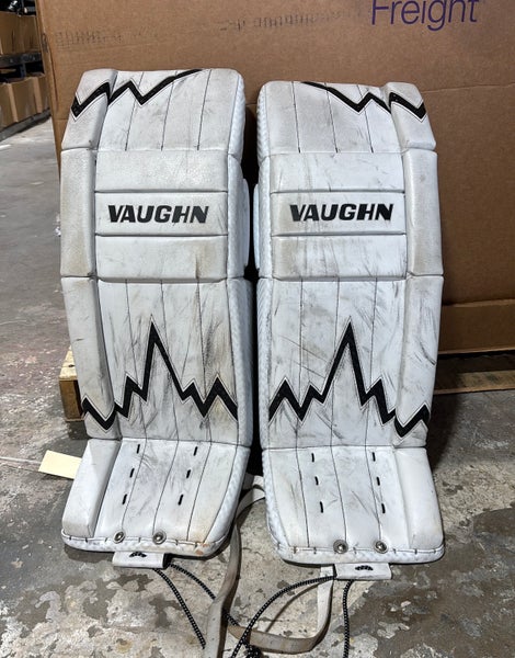 White 30" Intermediate Vaughn V10 Pro Carbon Goalie Leg Pads (Used)