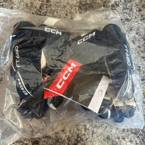 CCM FT 680 Gloves 11" (New)