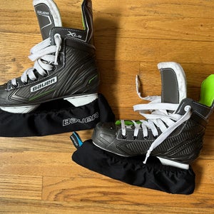 Bauer XLS Hockey Skates Regular Width Size 2 (Used)