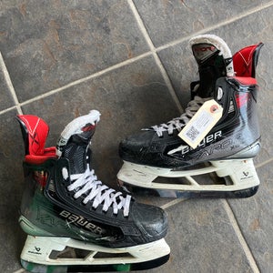 Intermediate Bauer Vapor X5 Pro Hockey Skates Narrow Width Size 5 (Used)