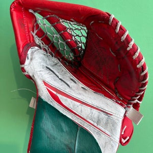 Red Junior Bauer X5 Pro Goalie Gloves & Blockers Regular (Used)