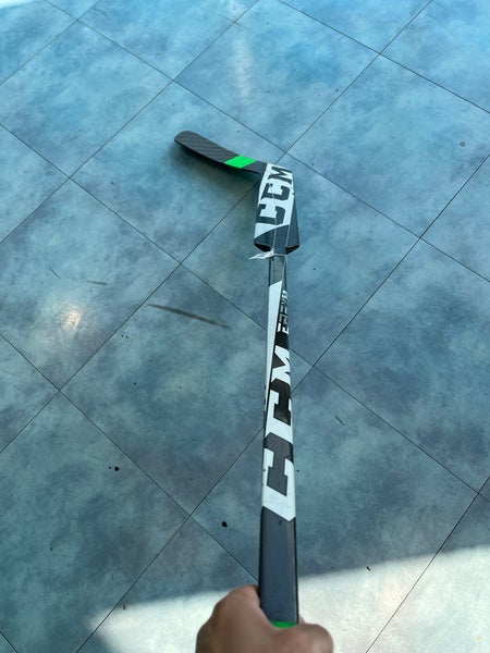 Junior CCM EFlex 5.9 Goalie Stick Regular 21" Paddle (Used)