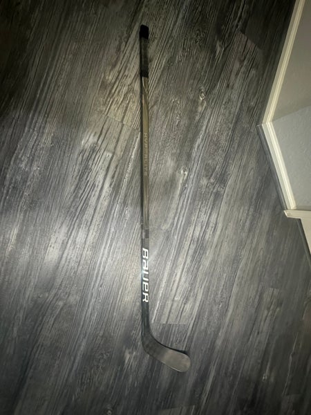 Senior Bauer Vapor Hyperlite 2 Left Hand Hockey Stick P92  (Used)