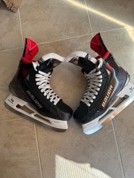 Very Lightly Used Bauer Hockey Skates Regular Width With Steel    9 (Used)