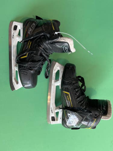 Intermediate CCM Super Tacks 9370 Hockey Goalie Skates Regular Width Size 4 (Used)