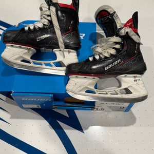 Bauer Vapor 3X Pro Hockey Skates Regular Width Size 1.5 (Used)