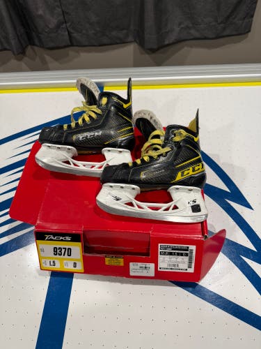 CCM Super Tacks 9370 Hockey Skates Regular Width Size 1.5 (Used)