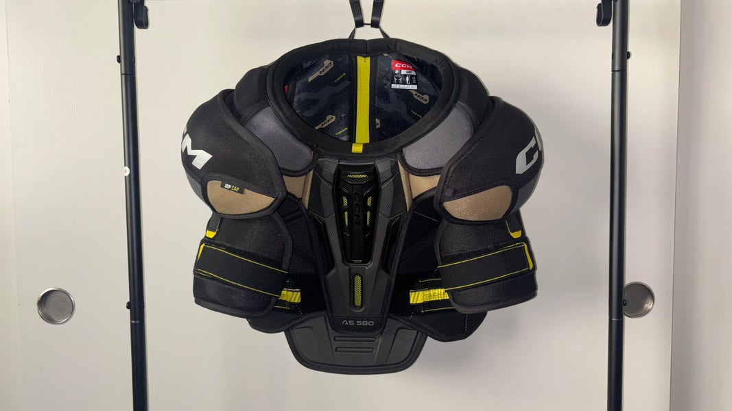 Men's Large Senior CCM AS580 Shoulder Pads (Used)