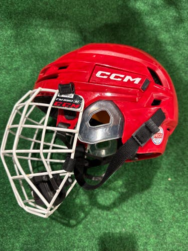 Red Medium CCM Tacks 720 Helmet (Used)