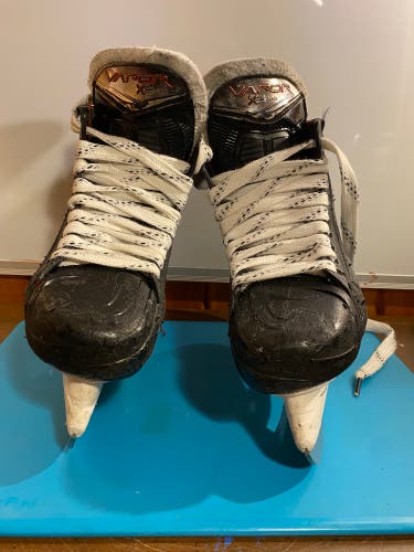 2023 Bauer Vapor 5x pro Hockey Skates  Size 4 (Used)