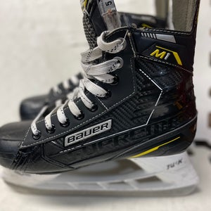 Bauer Supreme M1 Hockey Skates Regular Width Size 5 (Used)