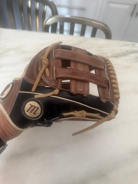 Marucci RH Infield Honor the Game Baseball Glove 11.5" (Like new)