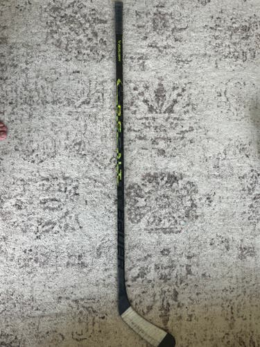 Junior Bauer Ag5nt Left Hand Hockey Stick (Used)
