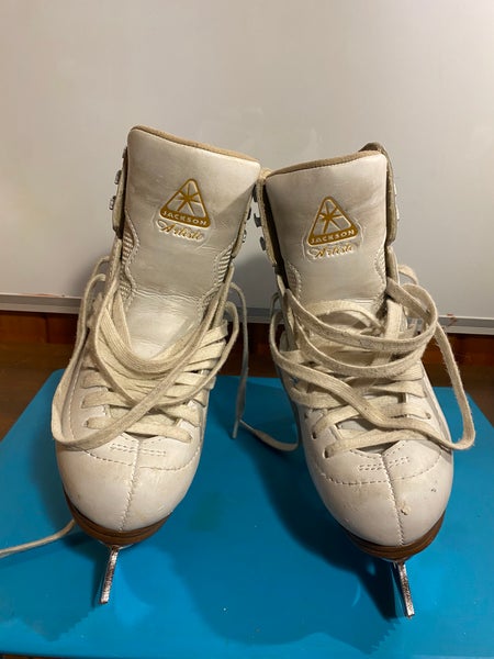 Jackson Ultima Artiste Figure Skates  Junior 2.5 (Used)