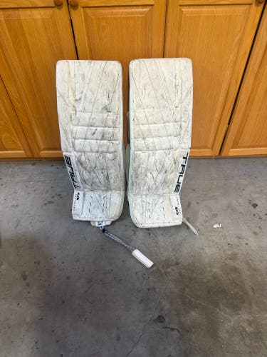 34" True 9x3 Goalie Leg Pads (Used)