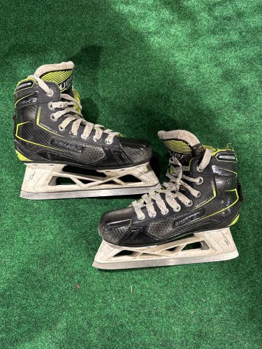 Intermediate Bauer GSX Hockey Goalie Skates (Regular) Size 4 (Used)