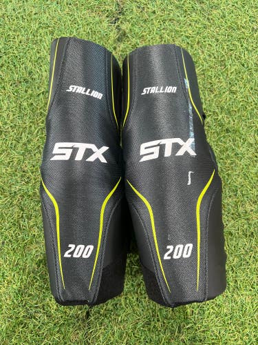 Large Youth STX Stallion 200 Arm Pads (Used)