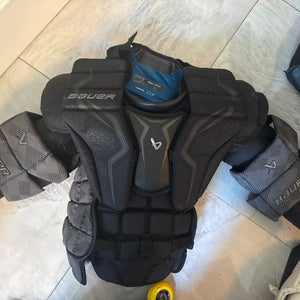 intermediate small   2024 Bauer Elite Goalie Chest Protector  (Used)