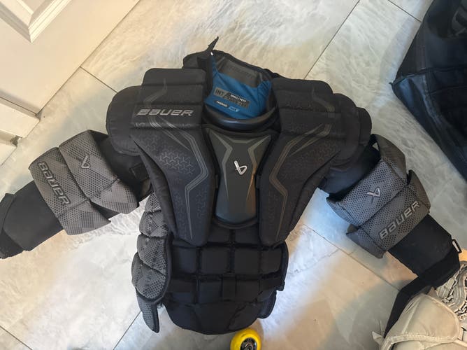 Medium  2024 Bauer Elite Goalie Chest Protector  (Used)