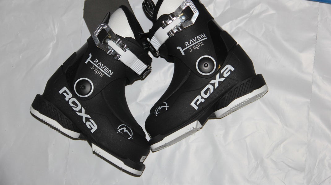 NEW little kids ski boots mondo size 15.5 , US 7 Roxa Raven Made in Italy 2025