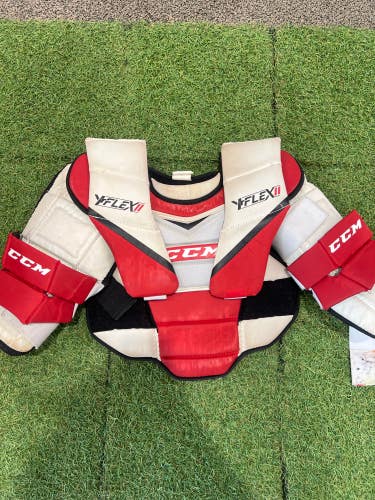 Youth Small / Medium CCM YFlex II Goalie Chest Protector (Used)