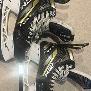 Brand New CCM AS-V Pro Tacks – Size 9 Wide (Senior)