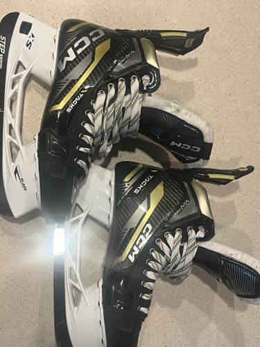 Brand New CCM AS-V Pro Tacks – Size 9 Wide (Senior)