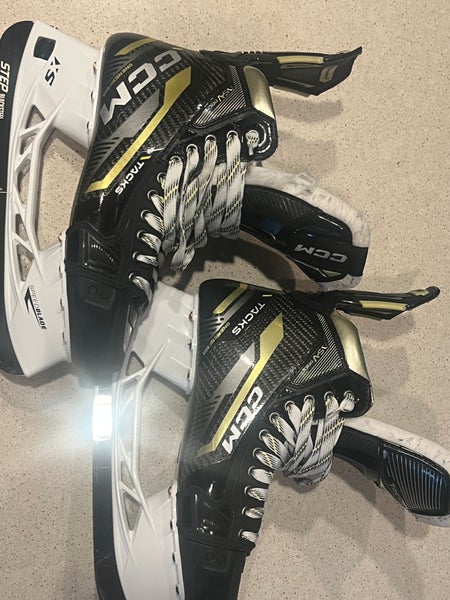 Brand New CCM AS-V Pro Tacks – Size 9 Wide (Senior)