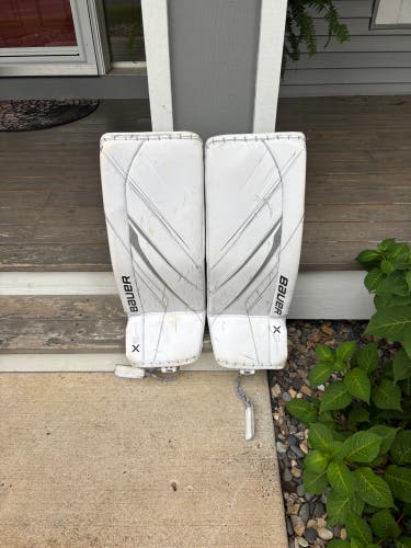 XS  2024 Bauer Vapor X5 Pro Goalie Leg Pads  (Used)