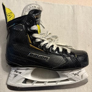 Bauer Supreme Elite Hockey Skates Size 2.5 (Used)