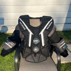 Large 2020 Vaughn V9 Pro Carbon Goalie Chest Protector Pro Stock (Used)