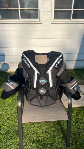 Large 2020 Vaughn V9 Pro Carbon Goalie Chest Protector Pro Stock (Used)